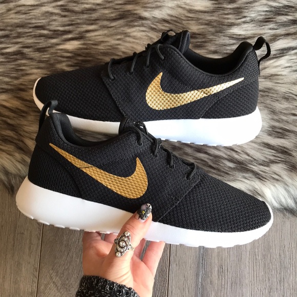 NWTNike ID Roshe One Black Gold! - Picture 6 of 8
